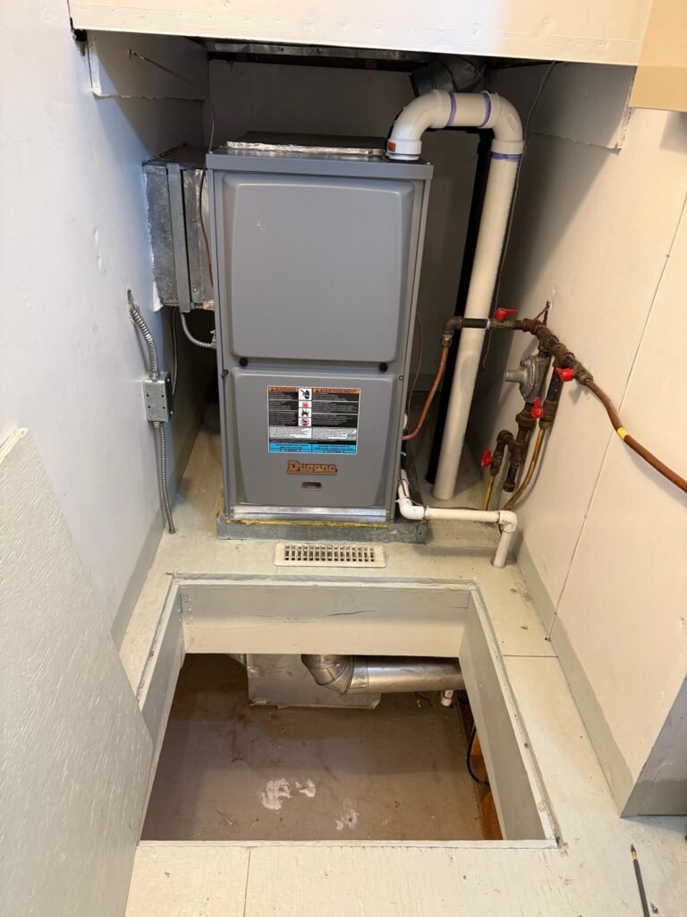 Professional Vancouver Gas Furnace Installation – Fast & Reliable Heat 7 Licensed gas furnace installation in a Vancouver home by Skylimit Heating technician